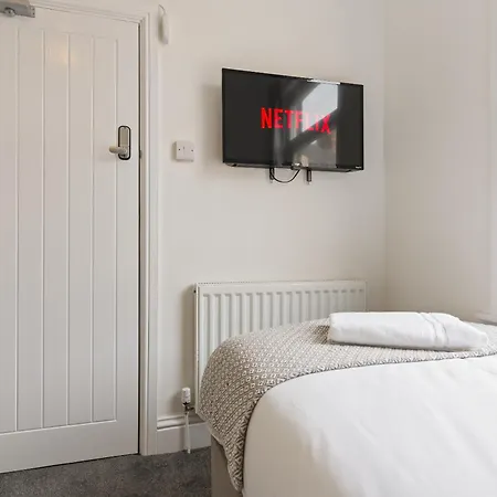 Charlotte Street House *