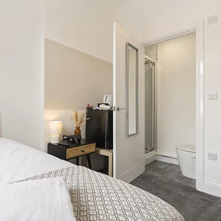 Bed & Breakfast Charlotte Street House